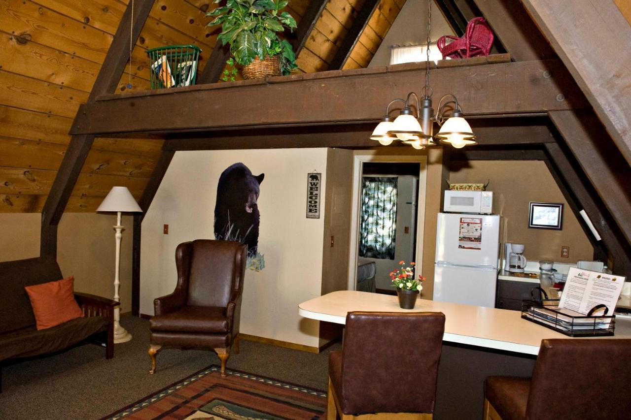 Cabins On Strawberry Hill Otel Pine Dış mekan fotoğraf